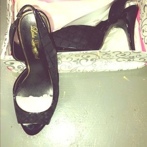 Black sling back heels / glasses with purchase